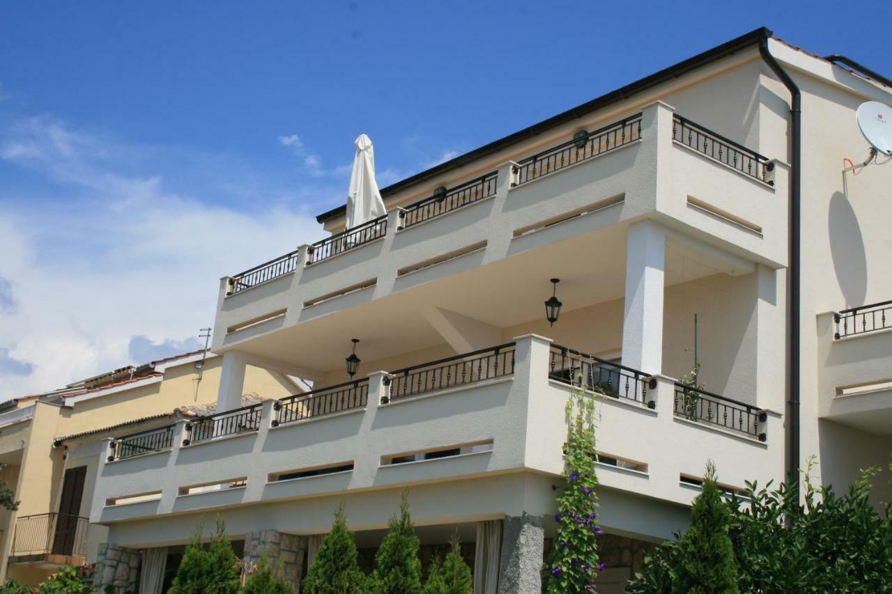Apartment Aria Banjol Buitenkant foto